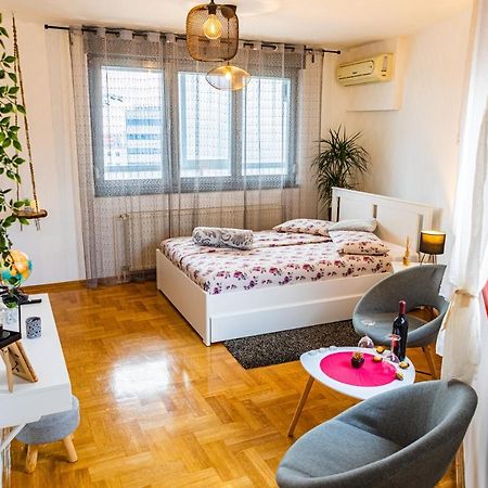 Flexible Selfcheckins 15 & 19 - Zagreb - Garage - Loggia - New - Apartments Repinc Екстер'єр фото