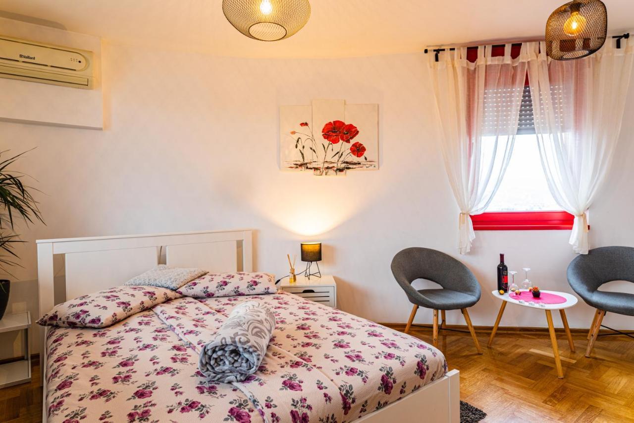 Flexible Selfcheckins 15 & 19 - Zagreb - Garage - Loggia - New - Apartments Repinc Екстер'єр фото