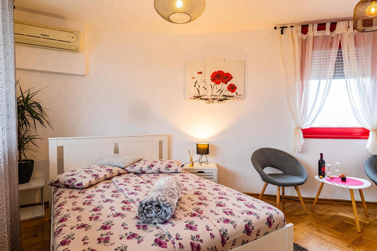 Flexible Selfcheckins 15 & 19 - Zagreb - Garage - Loggia - New - Apartments Repinc Екстер'єр фото