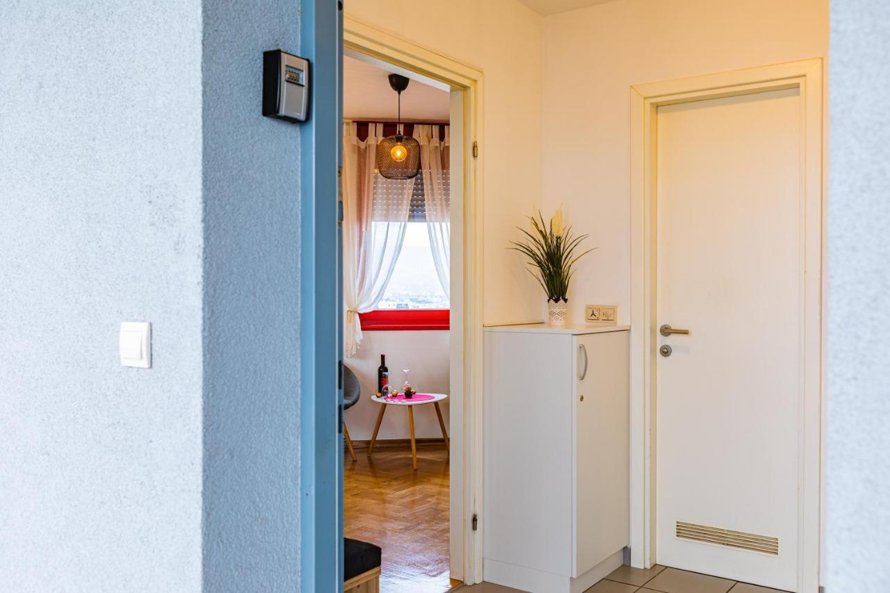 Flexible Selfcheckins 15 & 19 - Zagreb - Garage - Loggia - New - Apartments Repinc Екстер'єр фото