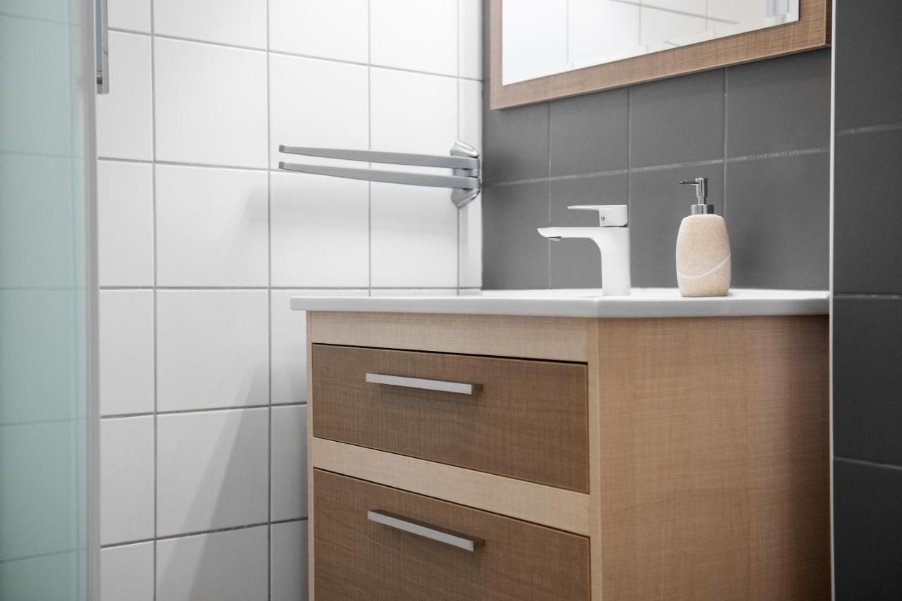 Flexible Selfcheckins 15 & 19 - Zagreb - Garage - Loggia - New - Apartments Repinc Екстер'єр фото